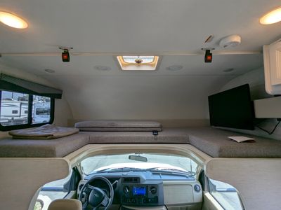 2025 Thor Motor Coach Four Winds — detail view