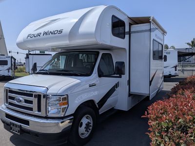 2025 Thor Motor Coach Four Winds — photo 15 view