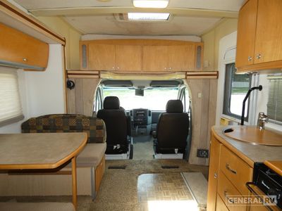 2008 Winnebago Navion - Photo 7