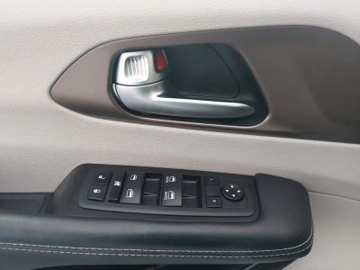2023 Chrysler Voyager - Photo 16
