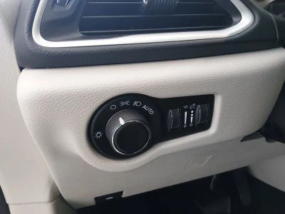 2023 Chrysler Voyager - Photo 13
