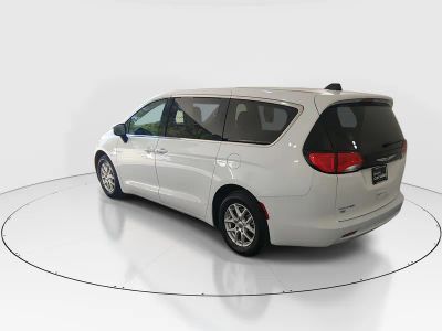 2023 Chrysler Voyager - Photo 5