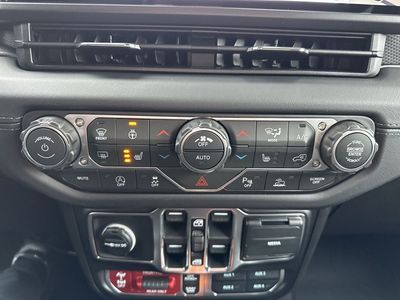 2026 Jeep Wrangler - Photo 14