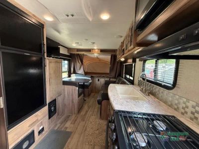 2019 Jayco Jay Feather — photo 7 view