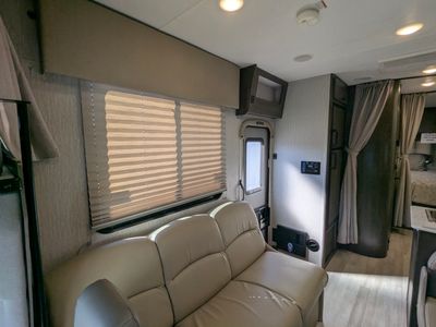 2023 Coachmen Leprechaun - Photo 10