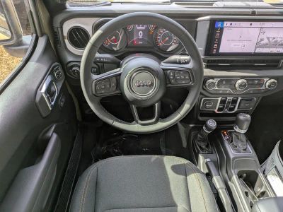 2026 Jeep Gladiator — photo 14 view
