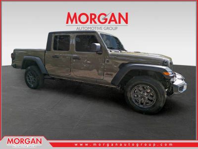 2026 Jeep Gladiator Sport S in Green — front three-quarter view