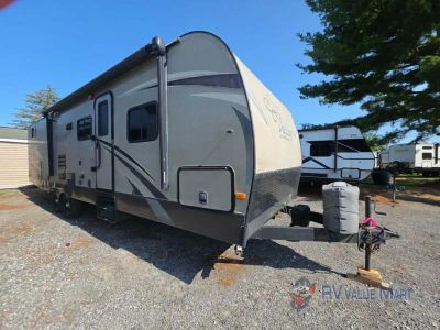 2015 EverGreen RV Sun Valley — front three-quarter view
