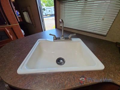 2015 EverGreen RV Sun Valley — photo 17 view
