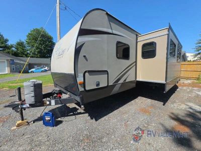 2015 EverGreen RV Sun Valley — rear three-quarter view