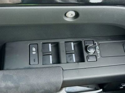 2022 Land Rover Defender — photo 21 view
