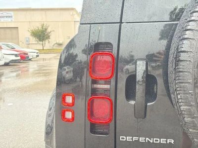 2022 Land Rover Defender — photo 10 view