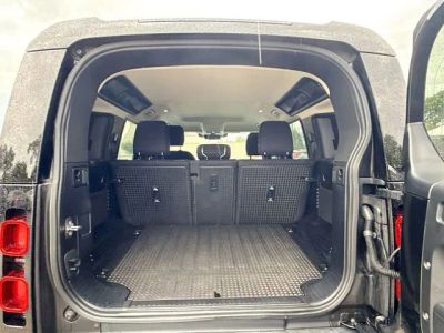 2022 Land Rover Defender — photo 12 view