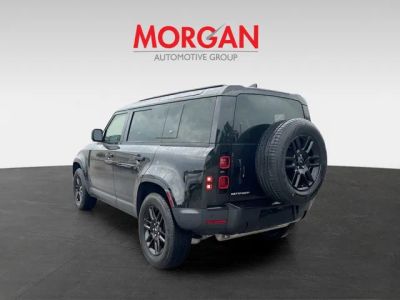 2022 Land Rover Defender — detail view