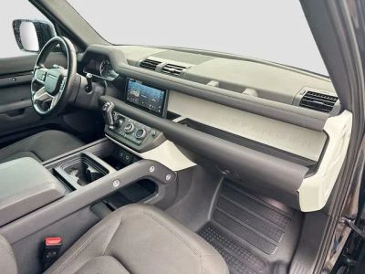2022 Land Rover Defender — photo 14 view