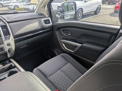 2023 Nissan Titan - Photo 16