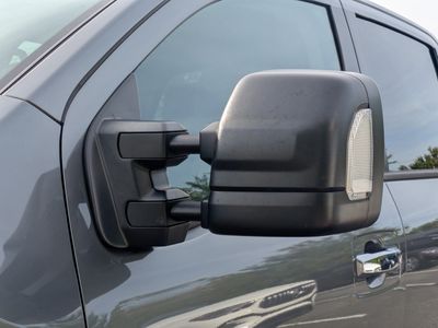 2023 Nissan Titan - Photo 11