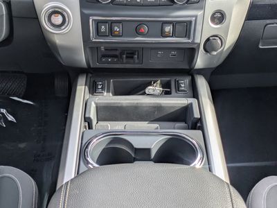 2023 Nissan Titan - Photo 18