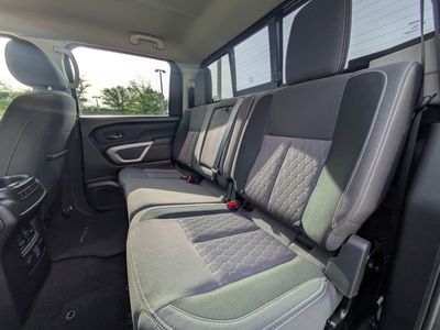 2023 Nissan Titan - Photo 13