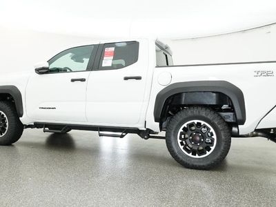 2025 Toyota Tacoma - Photo 6