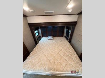 2018 Jayco Pinnacle - Photo 33