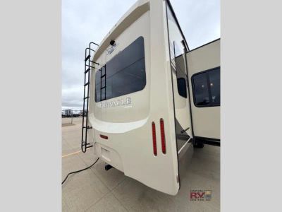 2018 Jayco Pinnacle - Photo 9