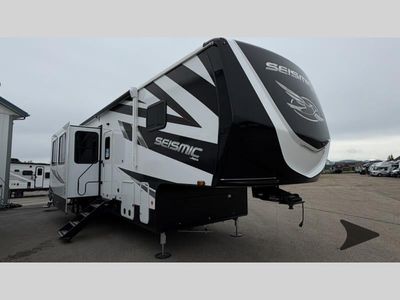 2025 Jayco Seismic - Photo 1