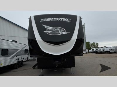 2025 Jayco Seismic - Photo 2
