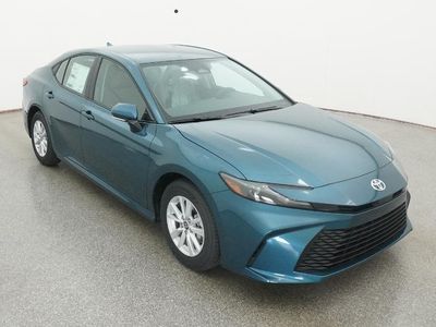 2026 Toyota Camry - Photo 18