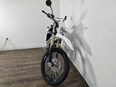 2026 Kawasaki KLX300 - Photo 4