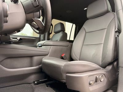 2026 Chevrolet Suburban — photo 30 view