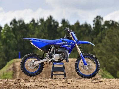2026 Yamaha YZ85 — front three-quarter view
