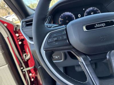 2026 Jeep Grand Cherokee — photo 13 view