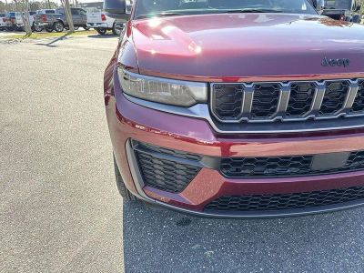 2026 Jeep Grand Cherokee — photo 8 view