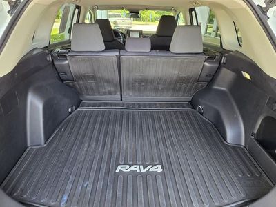 2022 Toyota RAV4 - Photo 14