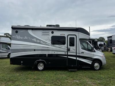 2021 Dynamax ISATA - Photo 29