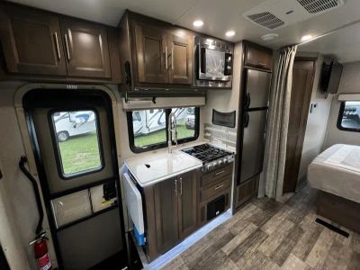 2021 Dynamax ISATA - Photo 6