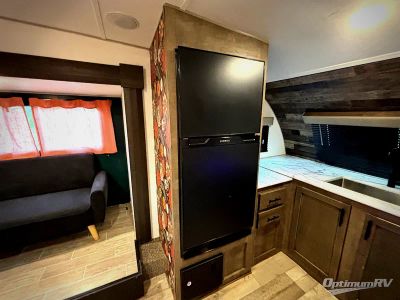 2021 Venture RV Sonic — photo 9 view