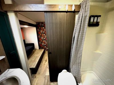 2021 Venture RV Sonic — photo 12 view