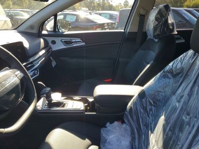 2026 Kia Sportage — photo 8 view