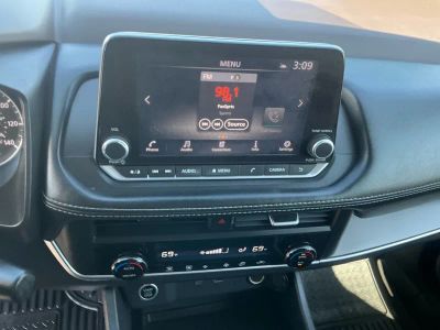2023 Nissan Rogue — photo 11 view