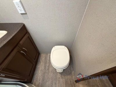 2017 Coachmen RV Freedom Express - Photo 22