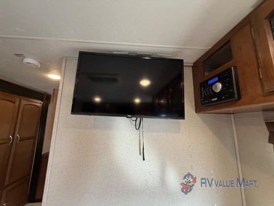 2017 Coachmen RV Freedom Express - Photo 12