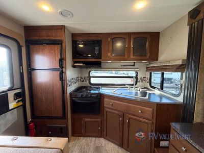 2017 Coachmen RV Freedom Express - Photo 10