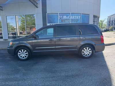2016 Chrysler Town & Country — side profile view
