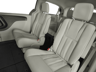 2016 Chrysler Town & Country — photo 51 view