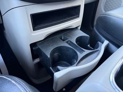 2016 Chrysler Town & Country — photo 25 view