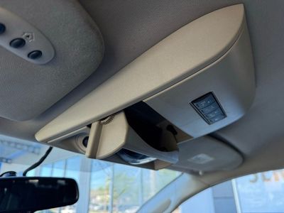 2016 Chrysler Town & Country — photo 28 view