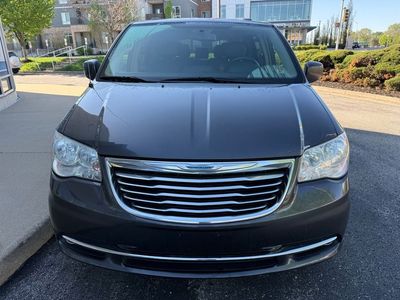 2016 Chrysler Town & Country — photo 12 view