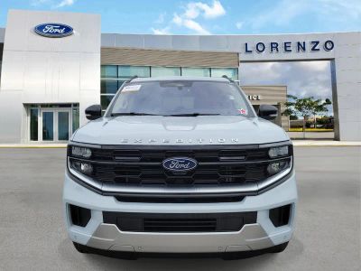 2025 Ford Expedition — side profile view
